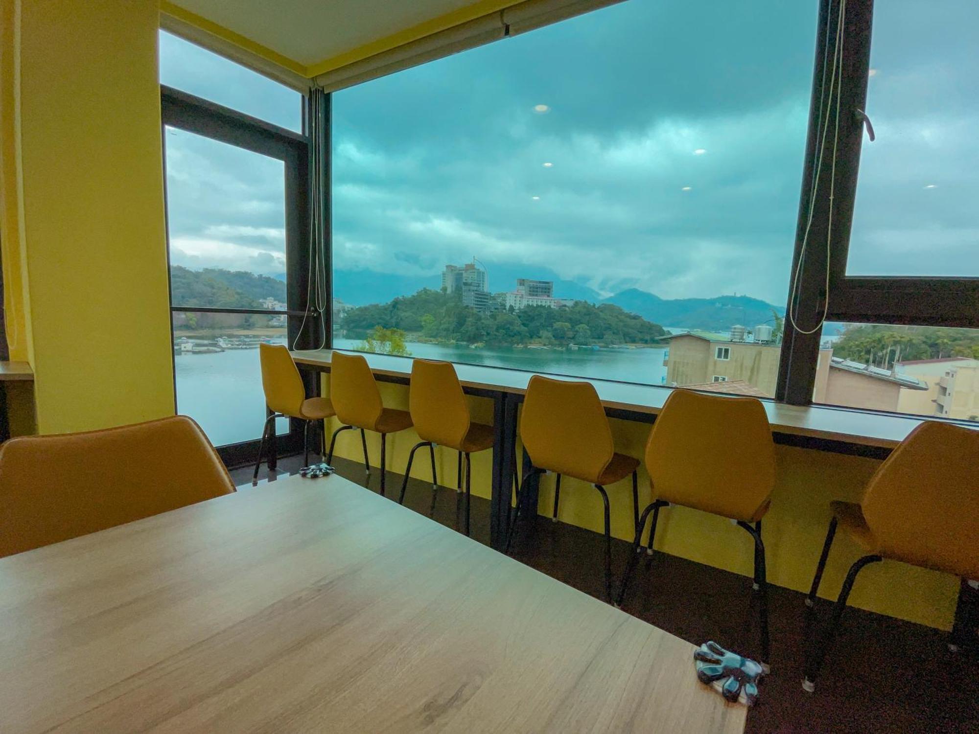 Zhaohong Homestay Юйчи Экстерьер фото
