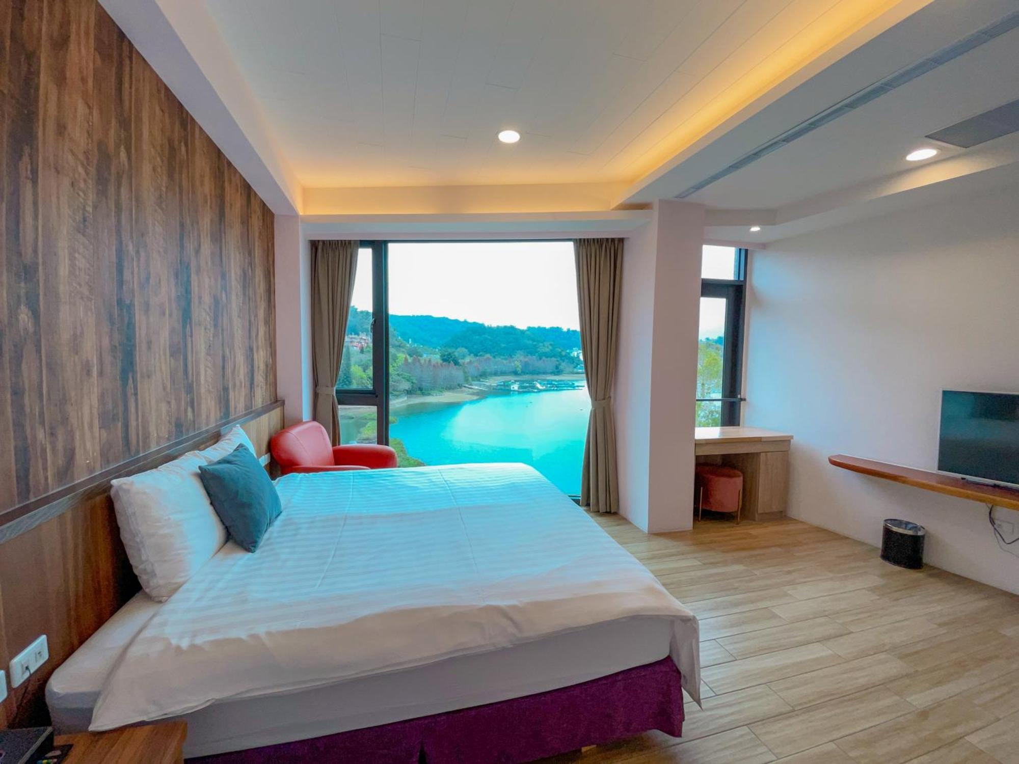 Zhaohong Homestay Юйчи Экстерьер фото