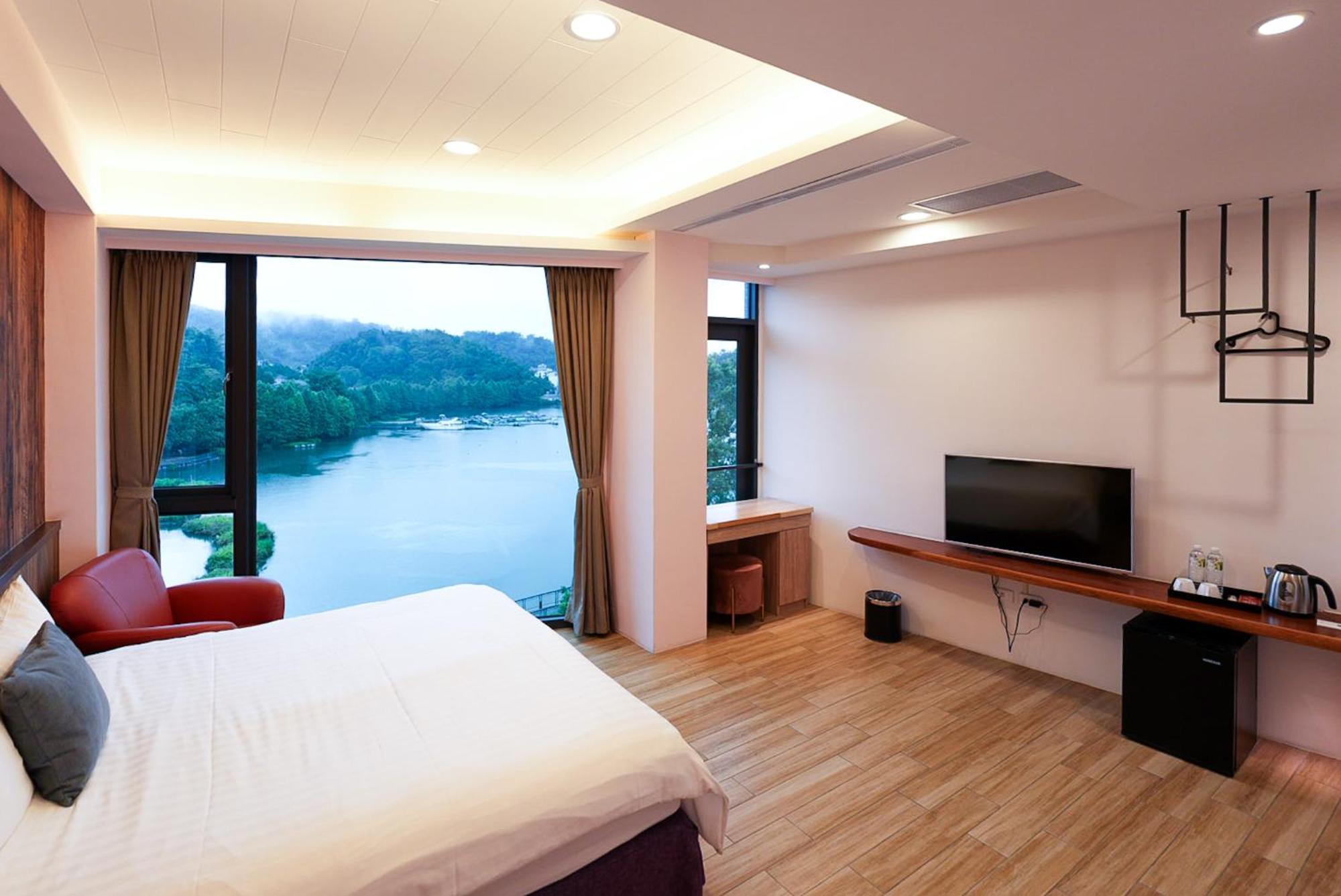 Zhaohong Homestay Юйчи Экстерьер фото