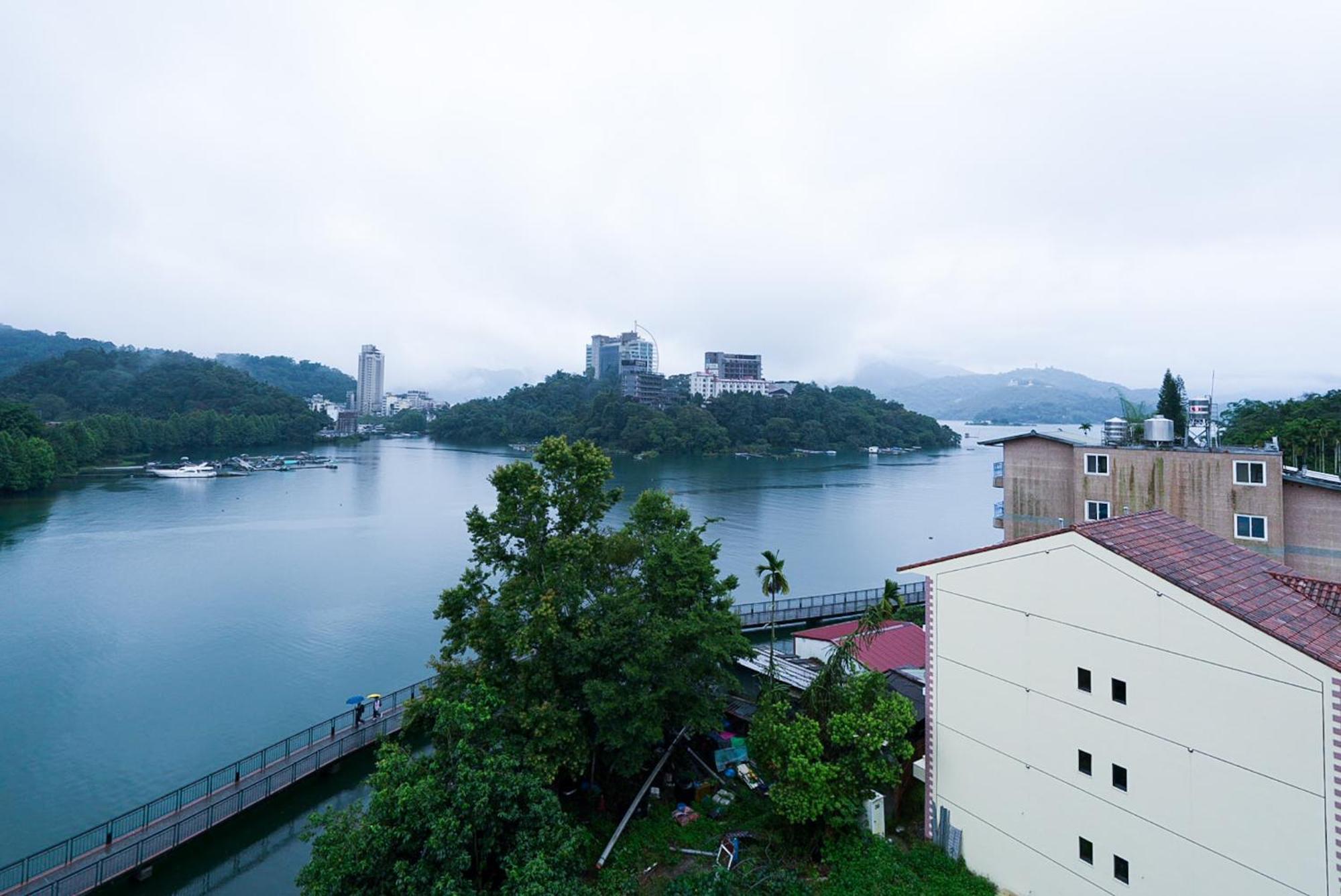 Zhaohong Homestay Юйчи Экстерьер фото