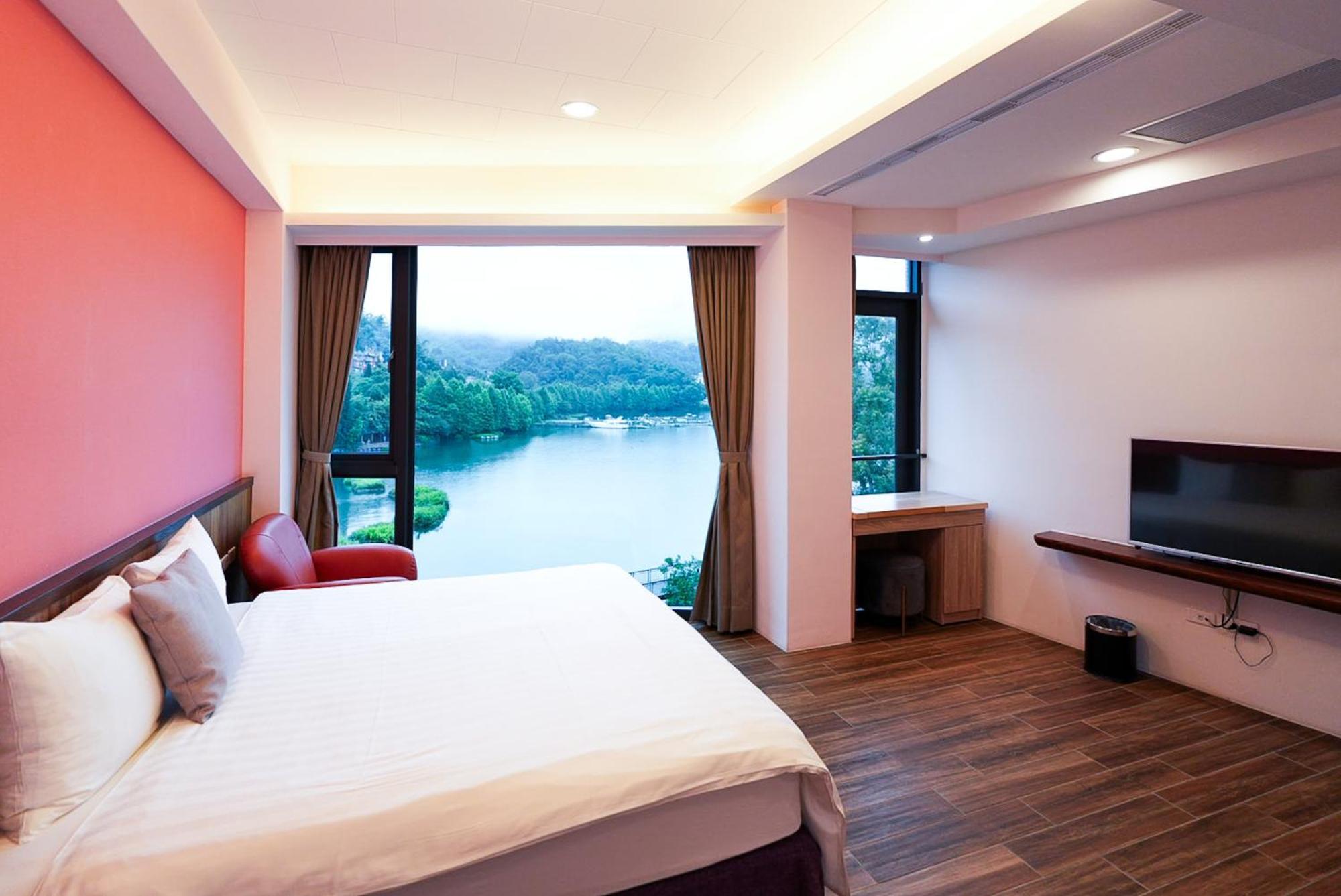 Zhaohong Homestay Юйчи Экстерьер фото