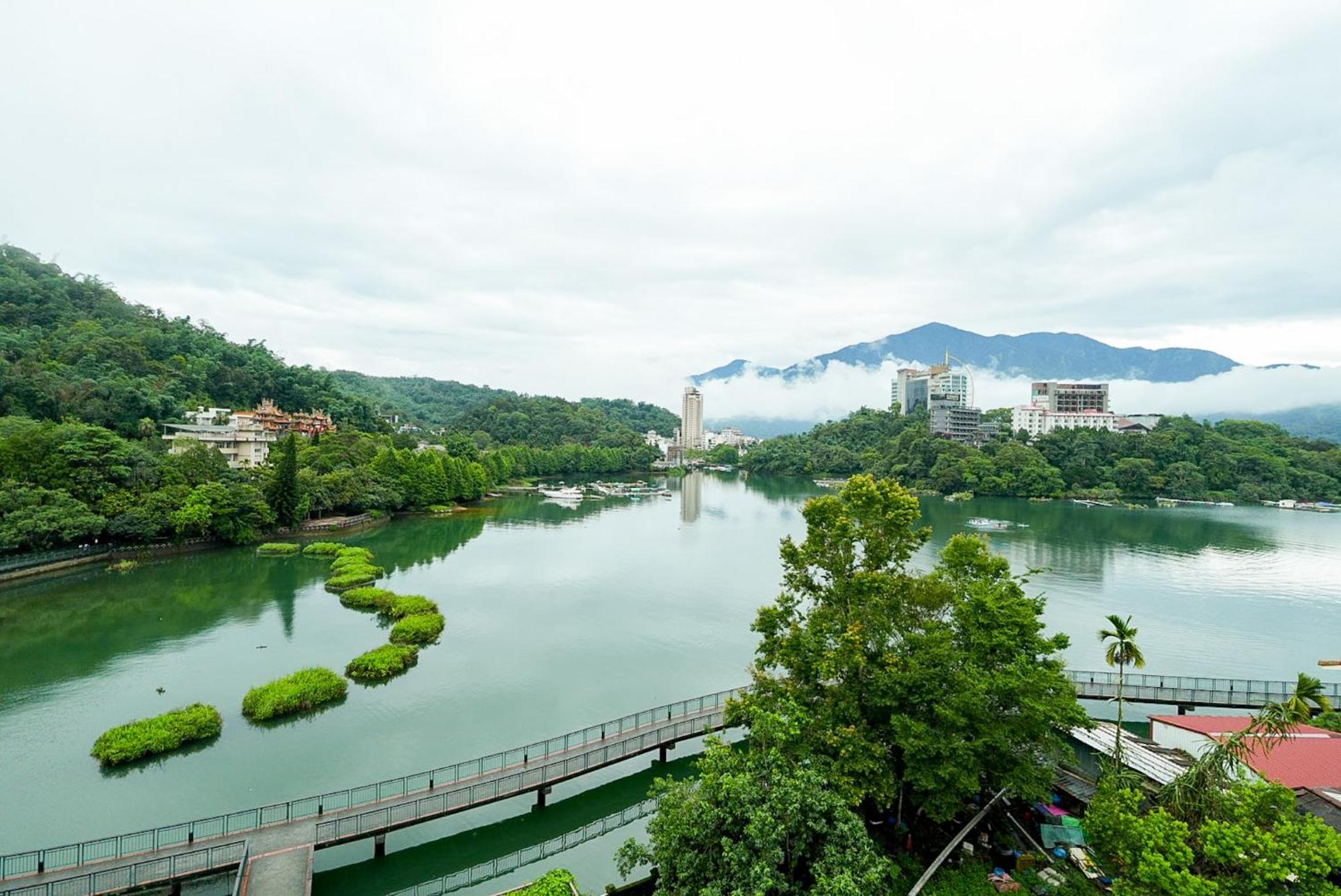 Zhaohong Homestay Юйчи Экстерьер фото