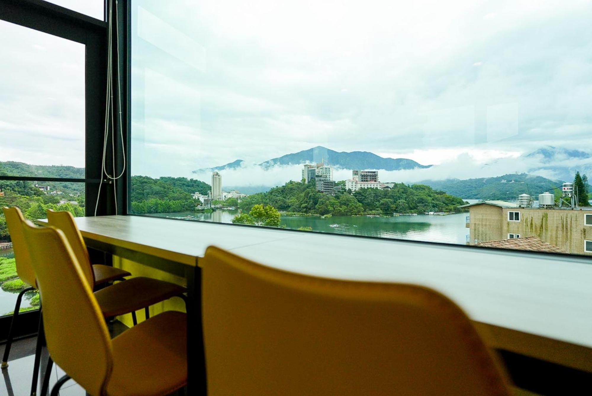 Zhaohong Homestay Юйчи Экстерьер фото